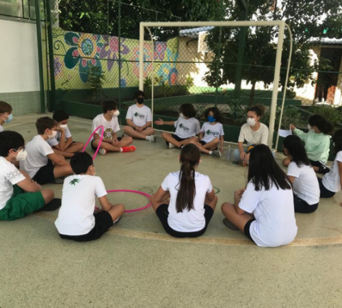 Em aula de História, 7º ano disputa partida de Pok-ta-pok, jogo de bola sem pés e mãos