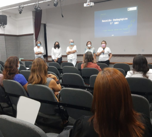 Famílias e equipe do EFAI discutem aspectos pedagógicos de cada série em retorno das reuniões presenciais