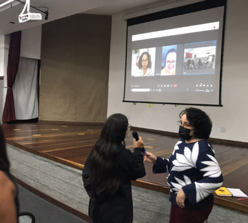 9º ano discute leitura de “A cabeça do Santo” com escritora Socorro Acioli