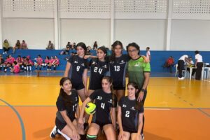 Time de vôlei feminino - Colégio Anglo-Brasileiro