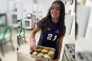 Preparando receita na aula de Espanhol - Colégio Anglo-Brasileiro