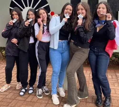 Equipes do Anglo conquistam medalha de cristal na final da ONHB