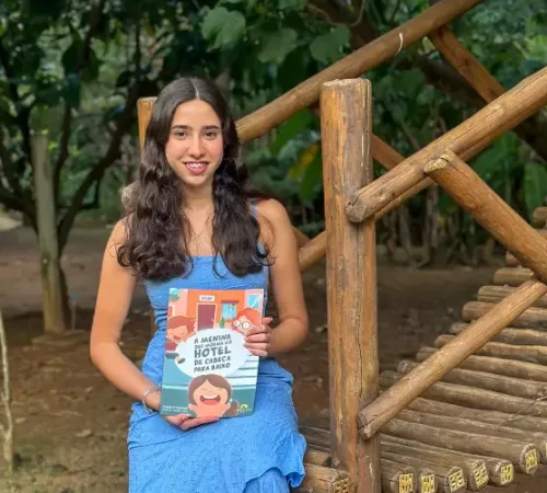 “Clubinho da Lua”: aluna e escritora Luiza Meireles participa de projeto de fomento à leitura infantil