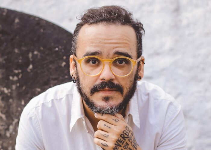 Colégio Anglo-Brasileiro recebe lançamento de livro de ex-aluno e finalista do Prêmio Jabuti