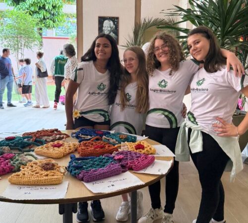 Alunos do 6º ao 8º ano exploram múltiplas linguagens nas Eletivas do Anglo-Brasileiro