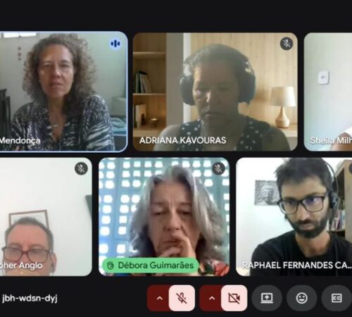 Volta às aulas: Equipe pedagógica debate IA e bullying em semana de formação